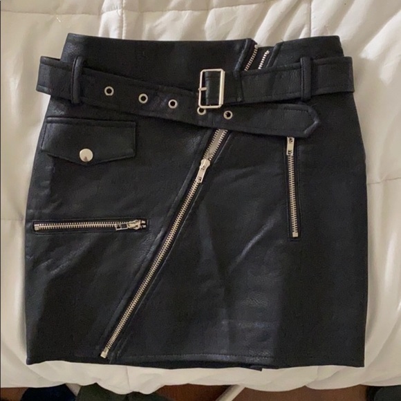 SOLD Leather skirt - Picture 2 of 3